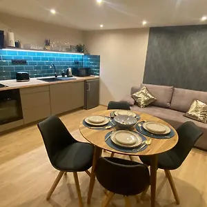 https://budapest-perla-luxory-1.inbudapesthotels.com